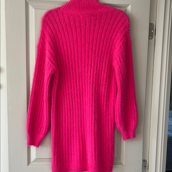 Anthropologie Fuzzy Flat White Hot Pink Mock Turtleneck Sweater Dress NWT! - mordernwear.com Anthropologie Fuzzy Flat White Hot Pink Mock Turtleneck Sweater Dress NWT! - mordernwear.com